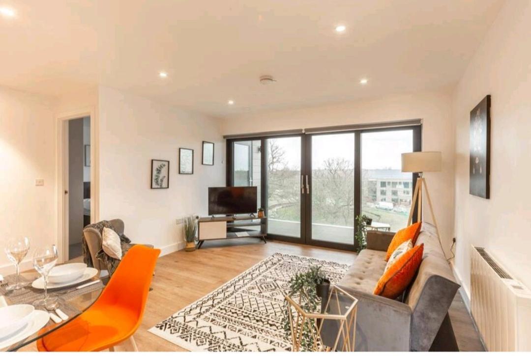 Spacious Balcony View Apt Near Nec Bhx Free Parking Sleeps 4 Hockley Heath Exterior photo